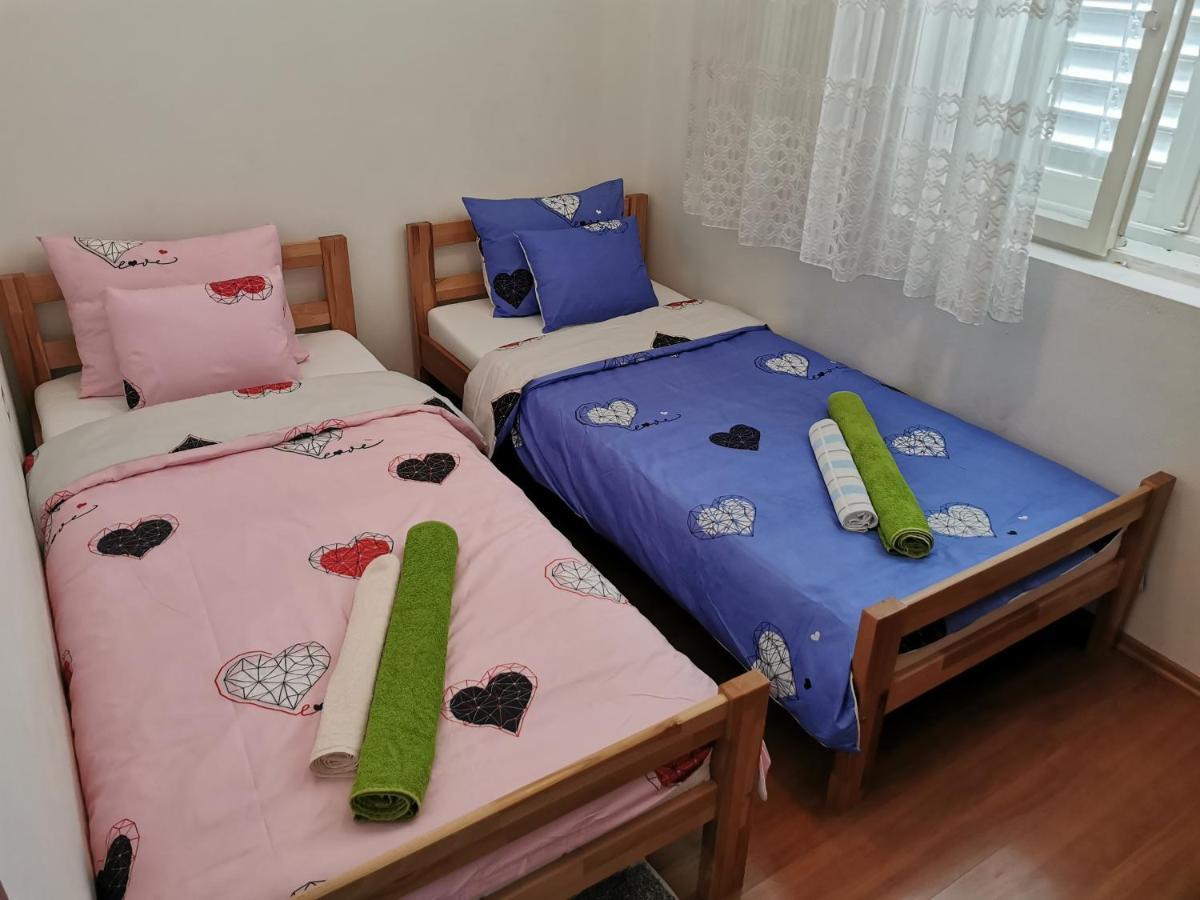 شقة Apartman Juraga مورتير المظهر الخارجي الصورة